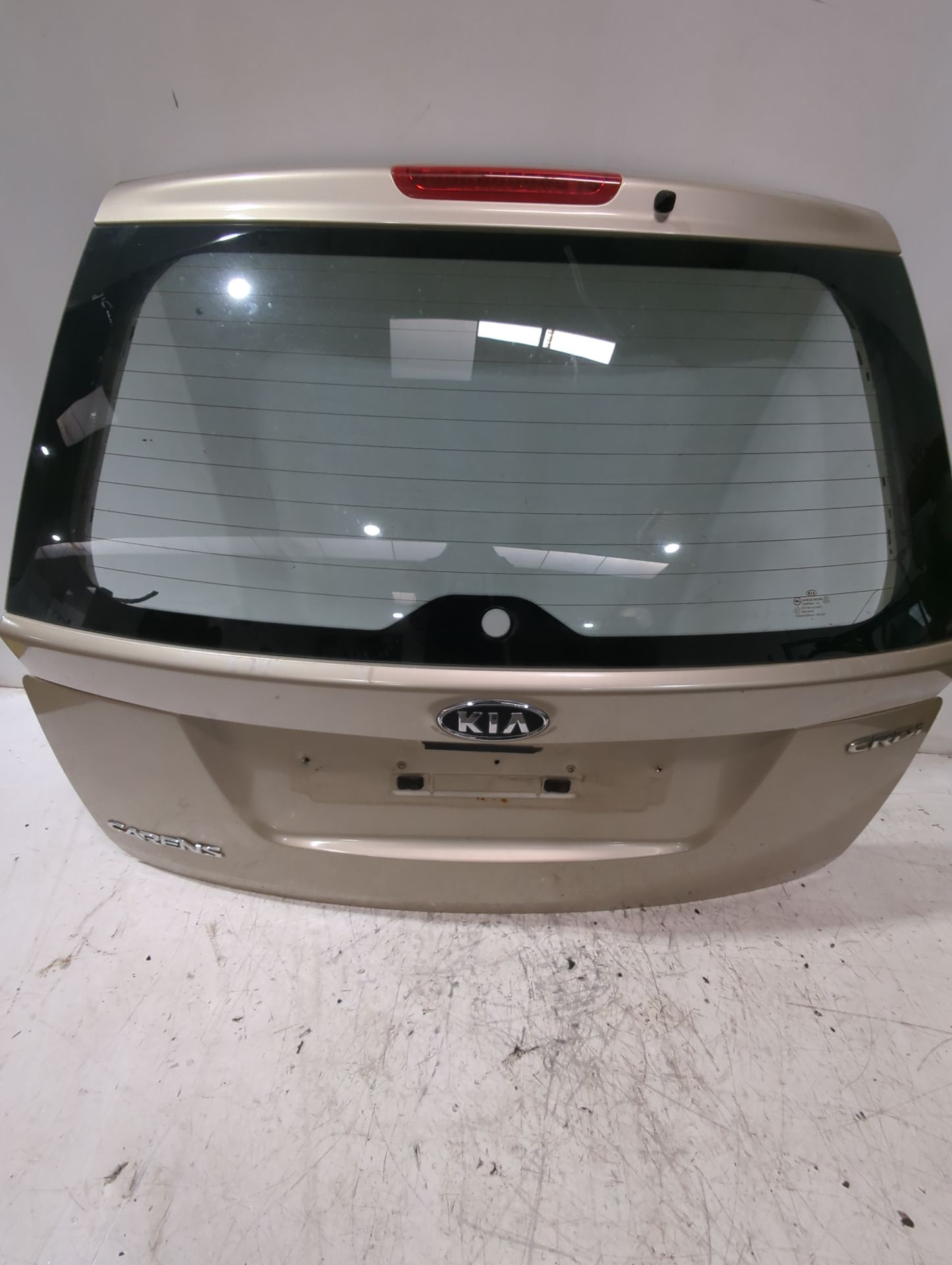 porton_trasero_737001d040_cristal_de_regalo_kia_carens_iii_monospace_un_2_0_crdi_140