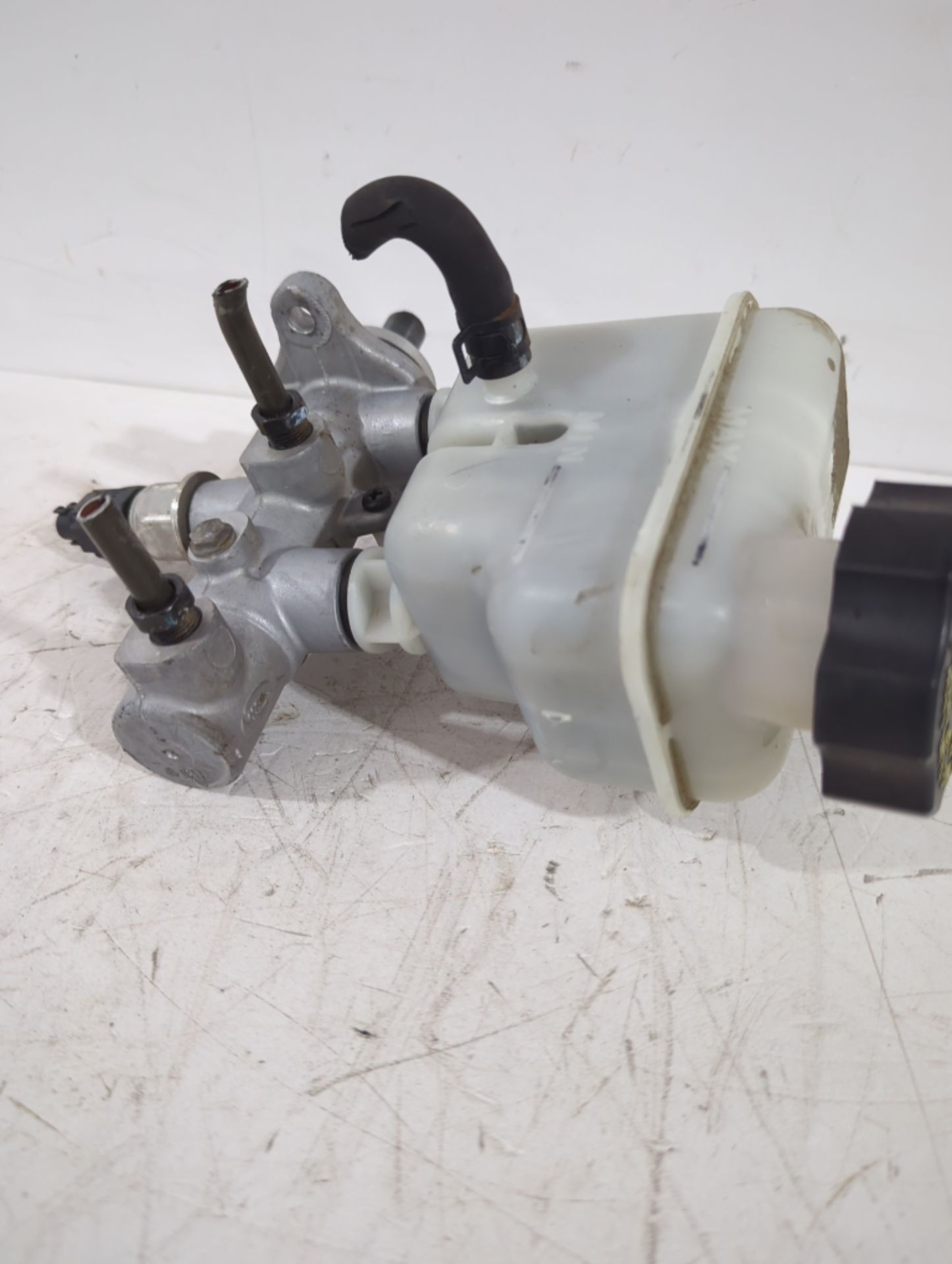 bomba_freno_585101d030ds_kia_carens_iii_monospace_un_2_0_crdi_140