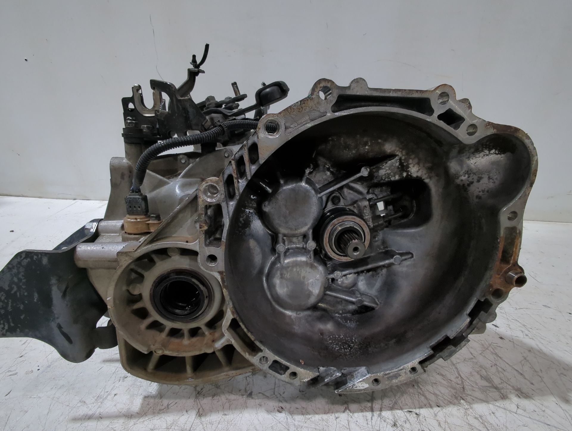 caja_cambios_4300024450_kia_carens_iii_monospace_un_2_0_crdi_140