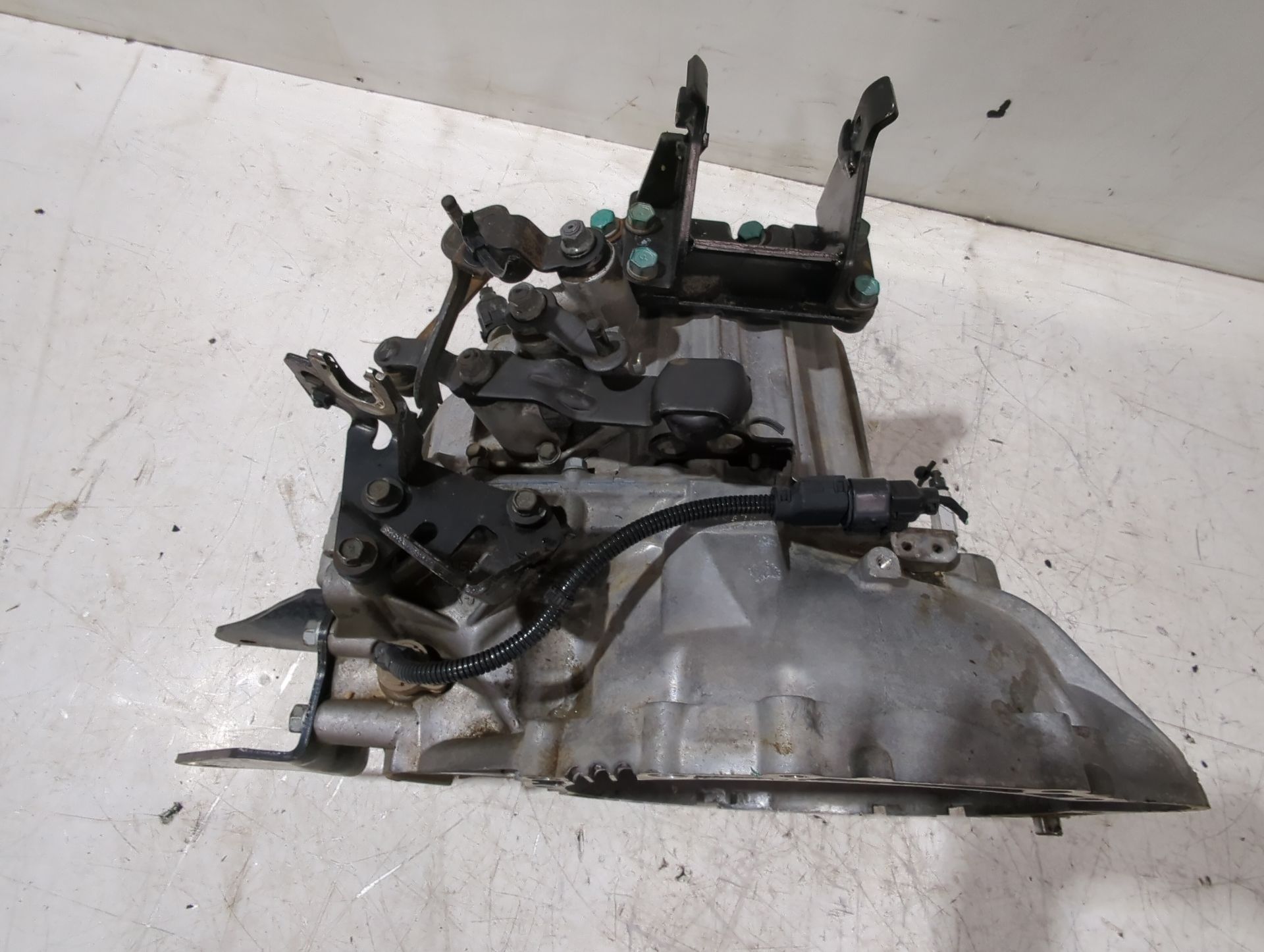 caja_cambios_4300024450_kia_carens_iii_monospace_un_2_0_crdi_140