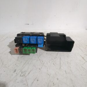 caja_reles_fusibles_914902e000_kia_carens_iii_monospace_un_2_0_crdi_140