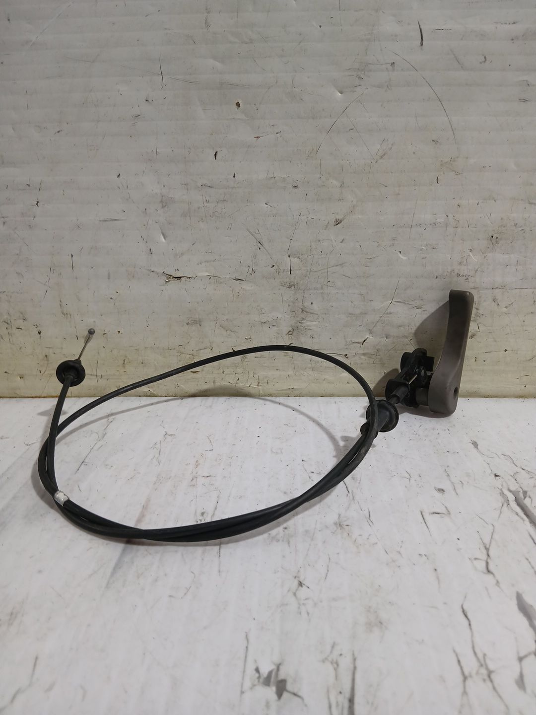 tirador_capot_811901d000_kia_carens_iii_monospace_un_2_0_crdi_140