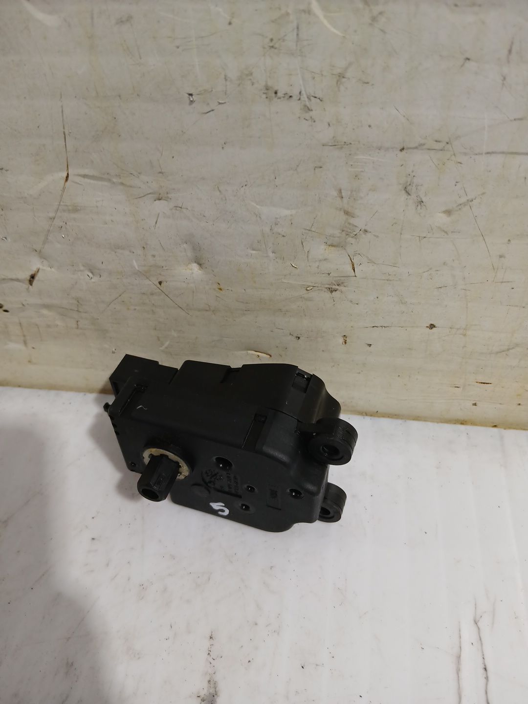 motor_apertura_trampilla_a2038201642_mercedes_benz_clk_c209_clk_240_209_361