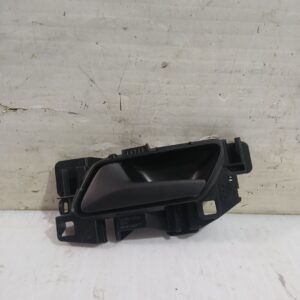 maneta_interior_delantera_izquierda_98197439zd_peugeot_rifter_1_5_bluehdi_100