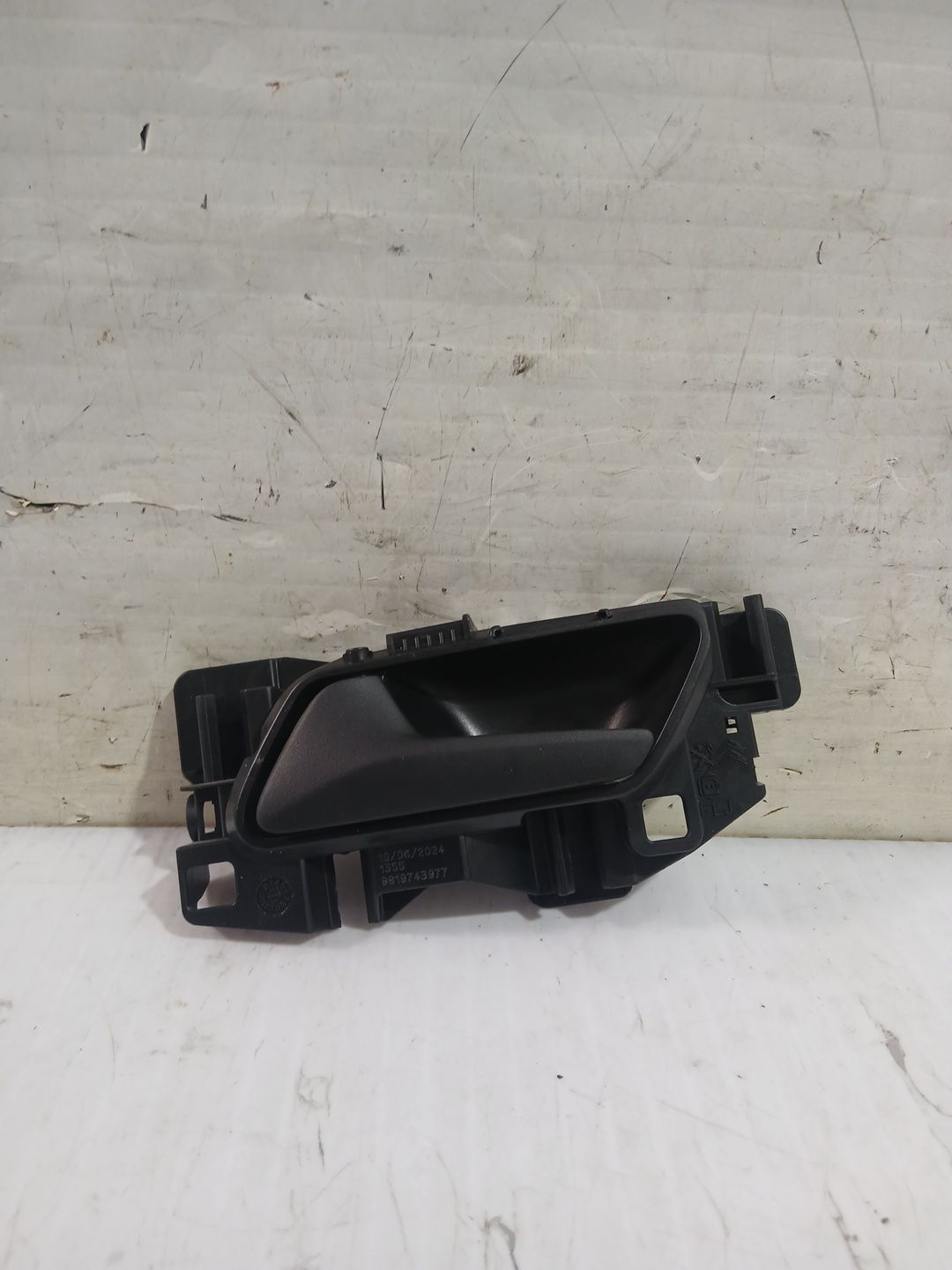 maneta_interior_delantera_izquierda_98197439zd_peugeot_rifter_1_5_bluehdi_100