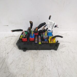 caja_reles_fusibles_9855665280_peugeot_rifter_1_5_bluehdi_100