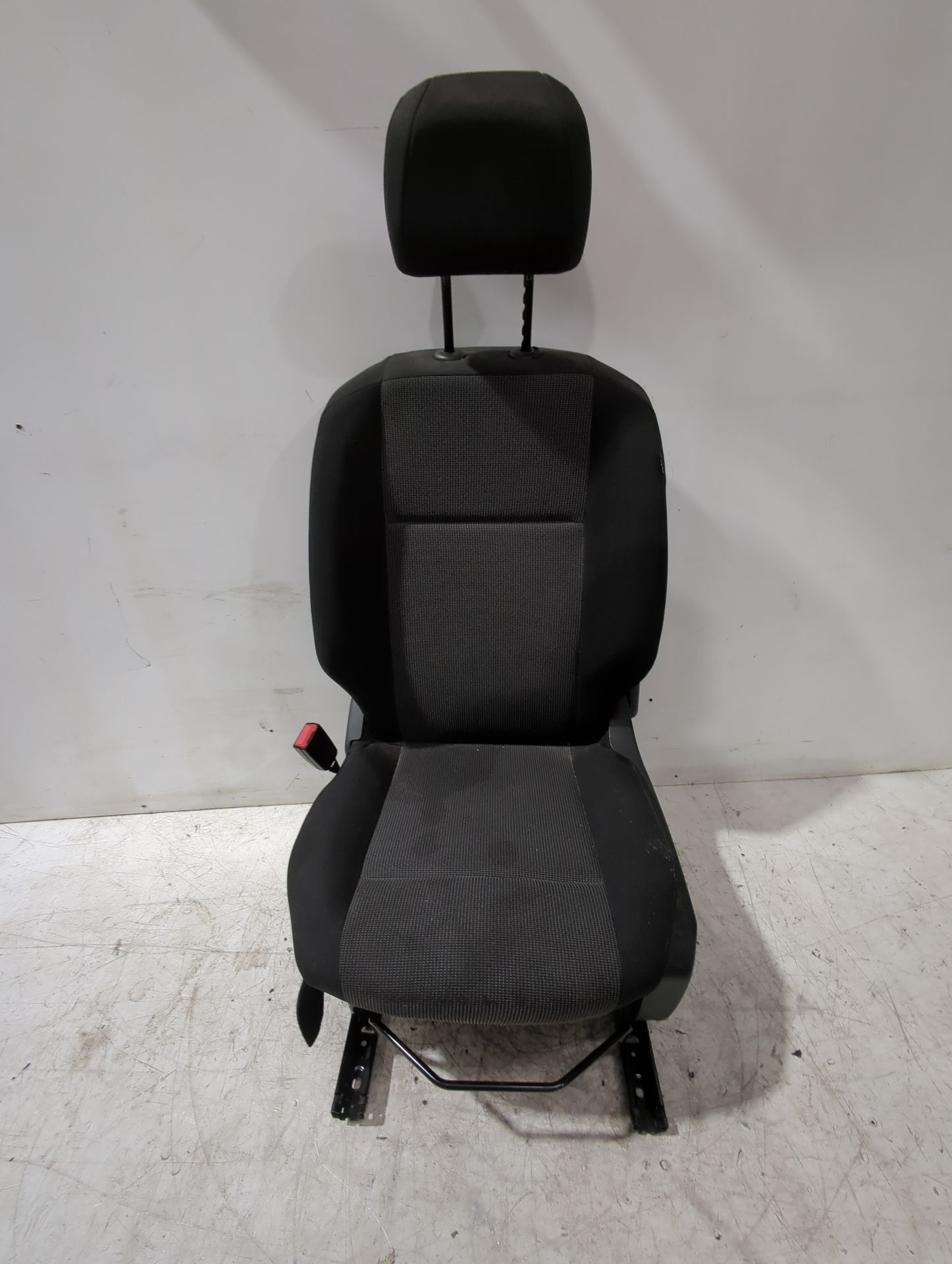 asiento_delantero_izquierdo_9826491180_peugeot_rifter_1_5_bluehdi_100