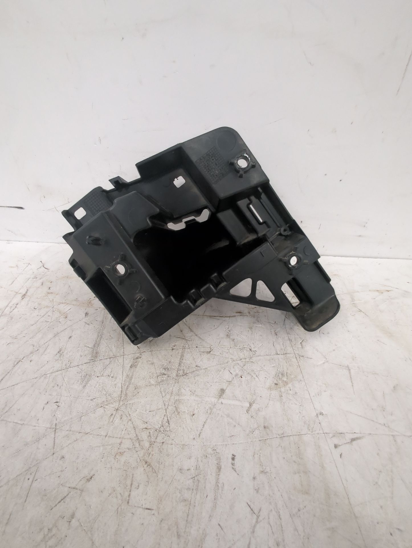 puntera_paragolpes_trasera_derecha_9816808080_peugeot_rifter_1_5_bluehdi_100