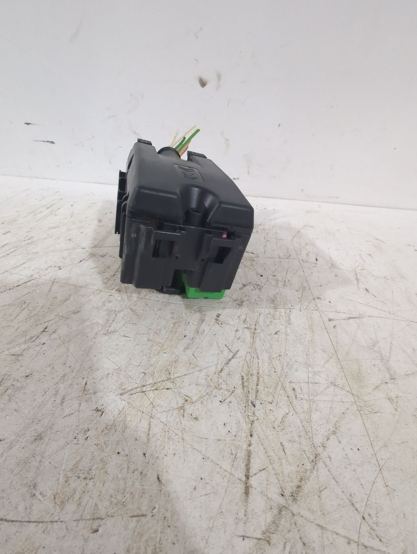 caja_reles_fusibles_9806192580_citr_n_jumpy_iii_furgoneta_v_1_5_bluehdi_100