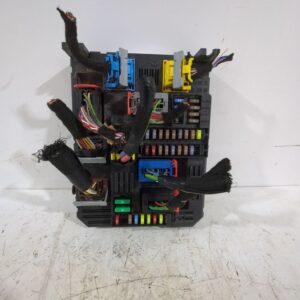 caja_reles_fusibles_9830790580_citr_n_jumpy_iii_furgoneta_v_1_5_bluehdi_100