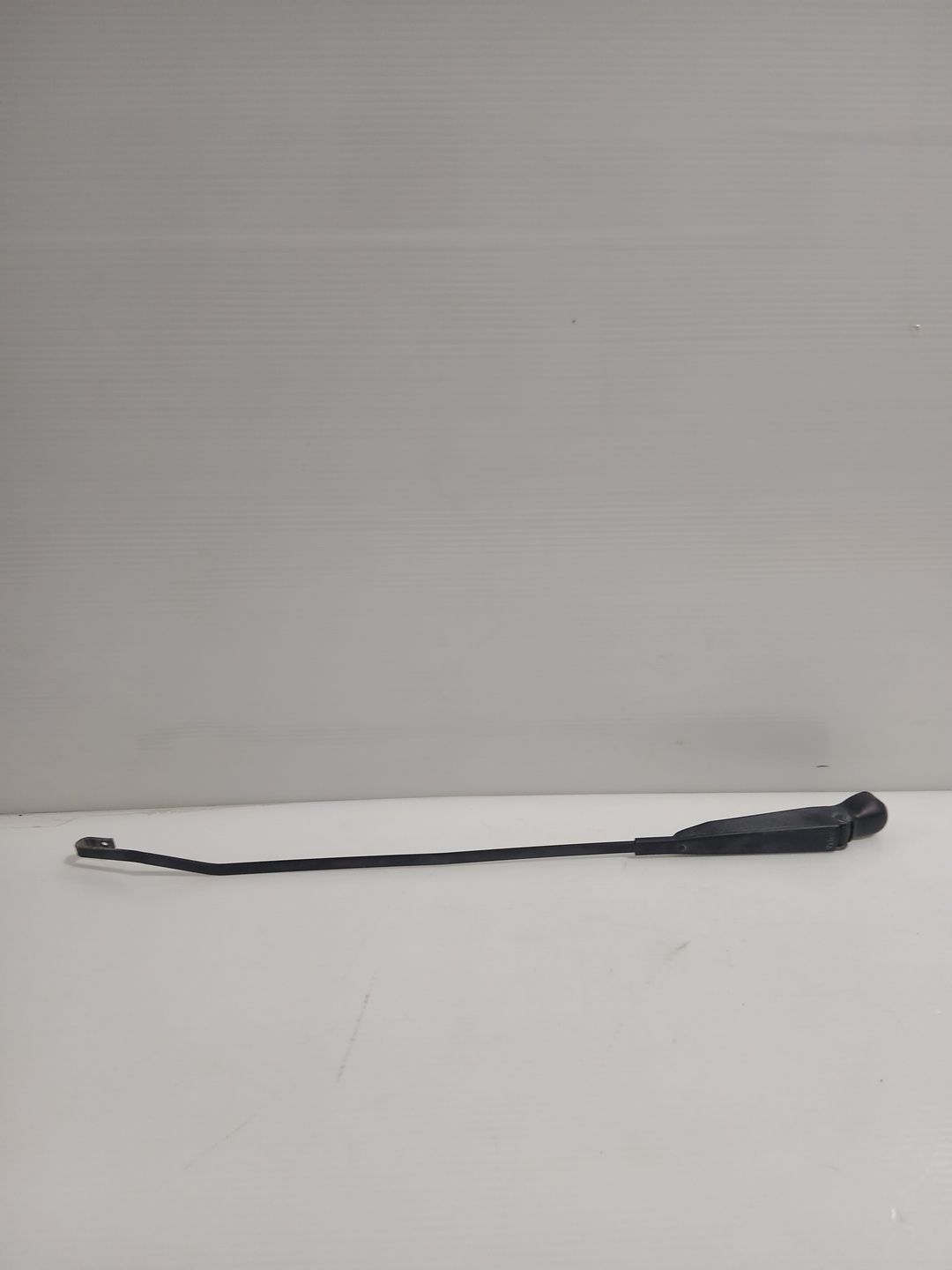 brazo_limpia_delantero_derecho_7701057938_renault_clio_ii_bb_cb_1_2_bb0a_bb0f_bb10_bb1k_bb28_bb2d_bb2h_cb0a