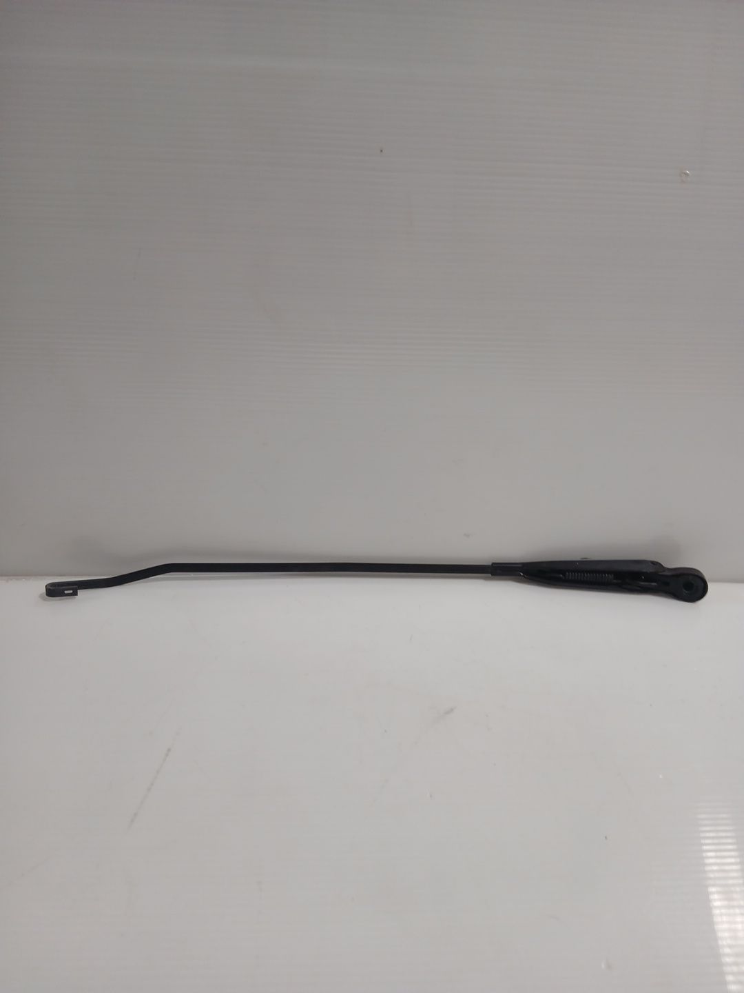 brazo_limpia_delantero_derecho_7701057938_renault_clio_ii_bb_cb_1_2_bb0a_bb0f_bb10_bb1k_bb28_bb2d_bb2h_cb0a