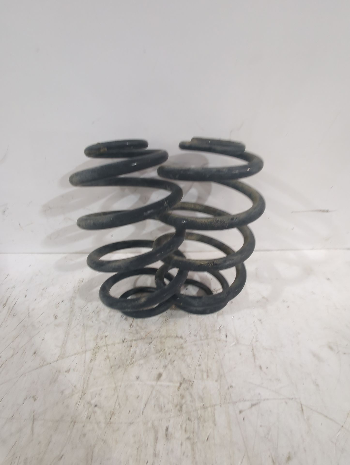 muelle_amortiguacion_7700274094_renault_clio_ii_bb_cb_1_2_bb0a_bb0f_bb10_bb1k_bb28_bb2d_bb2h_cb0a