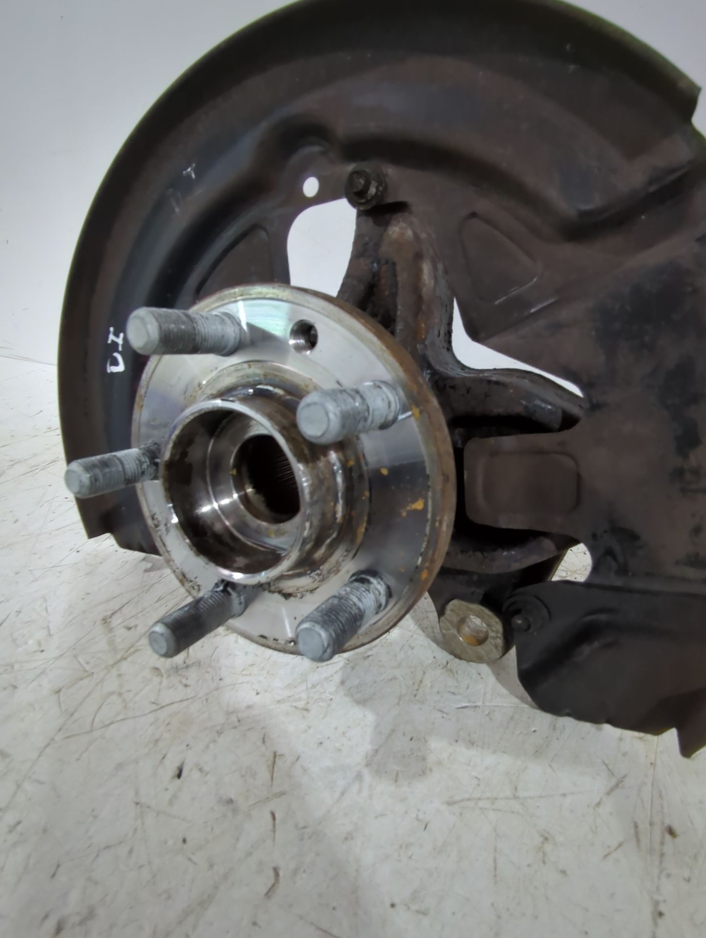 mangueta_delantera_izquierda_lr006859_land_rover_freelander_2_l359_2_2_td4_4x4