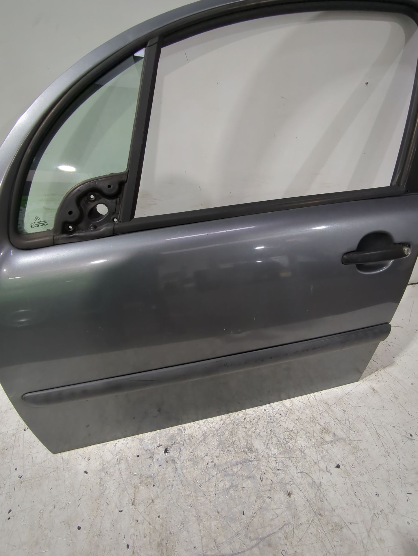 puerta_delantera_izquierda_9002v1_citr_n_c3_i_fc_fn_1_4_i