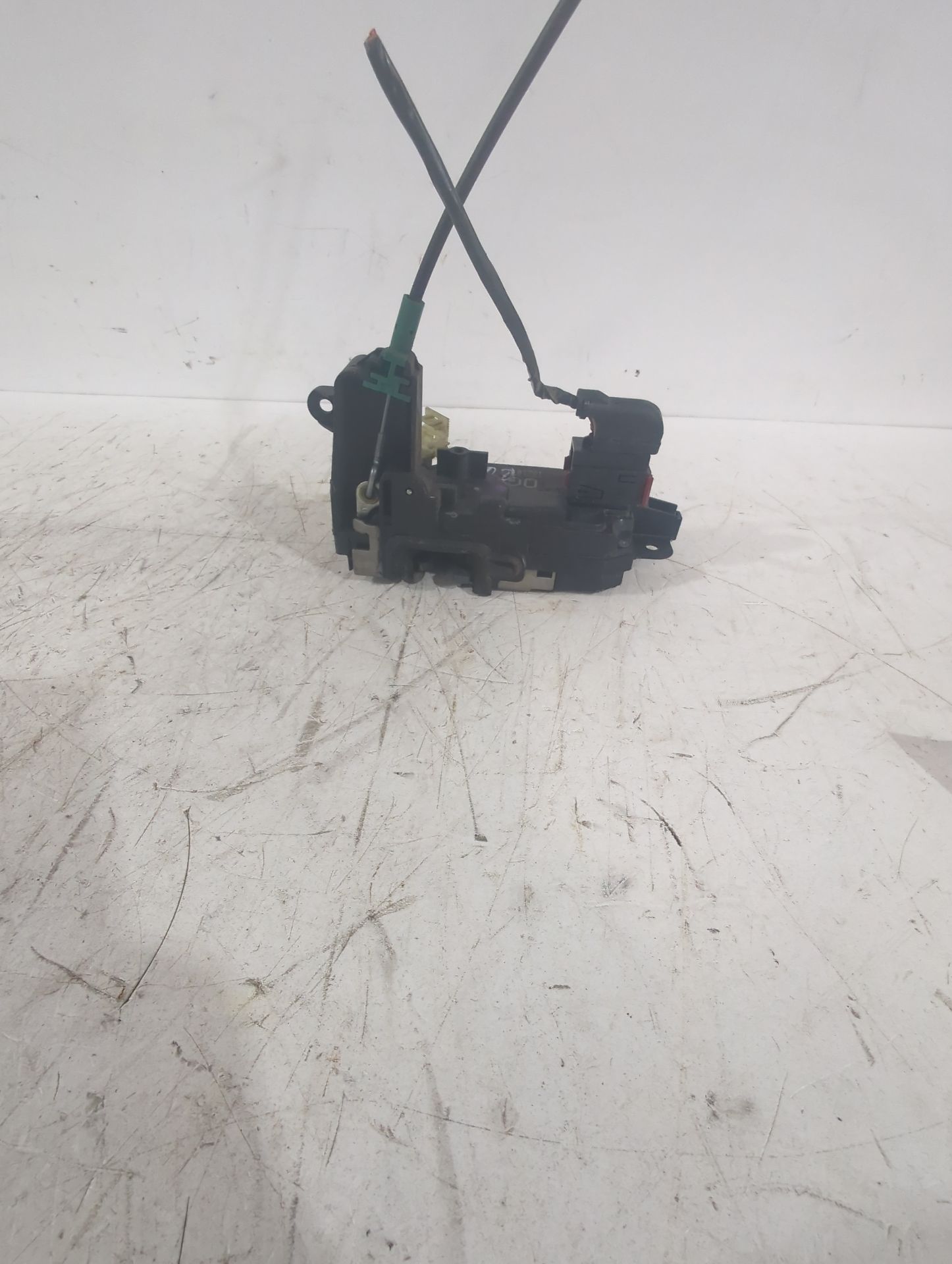 cerradura_puerta_delantera_derecha_13210745_opel_astra_h_a04_1_7_cdti_l48