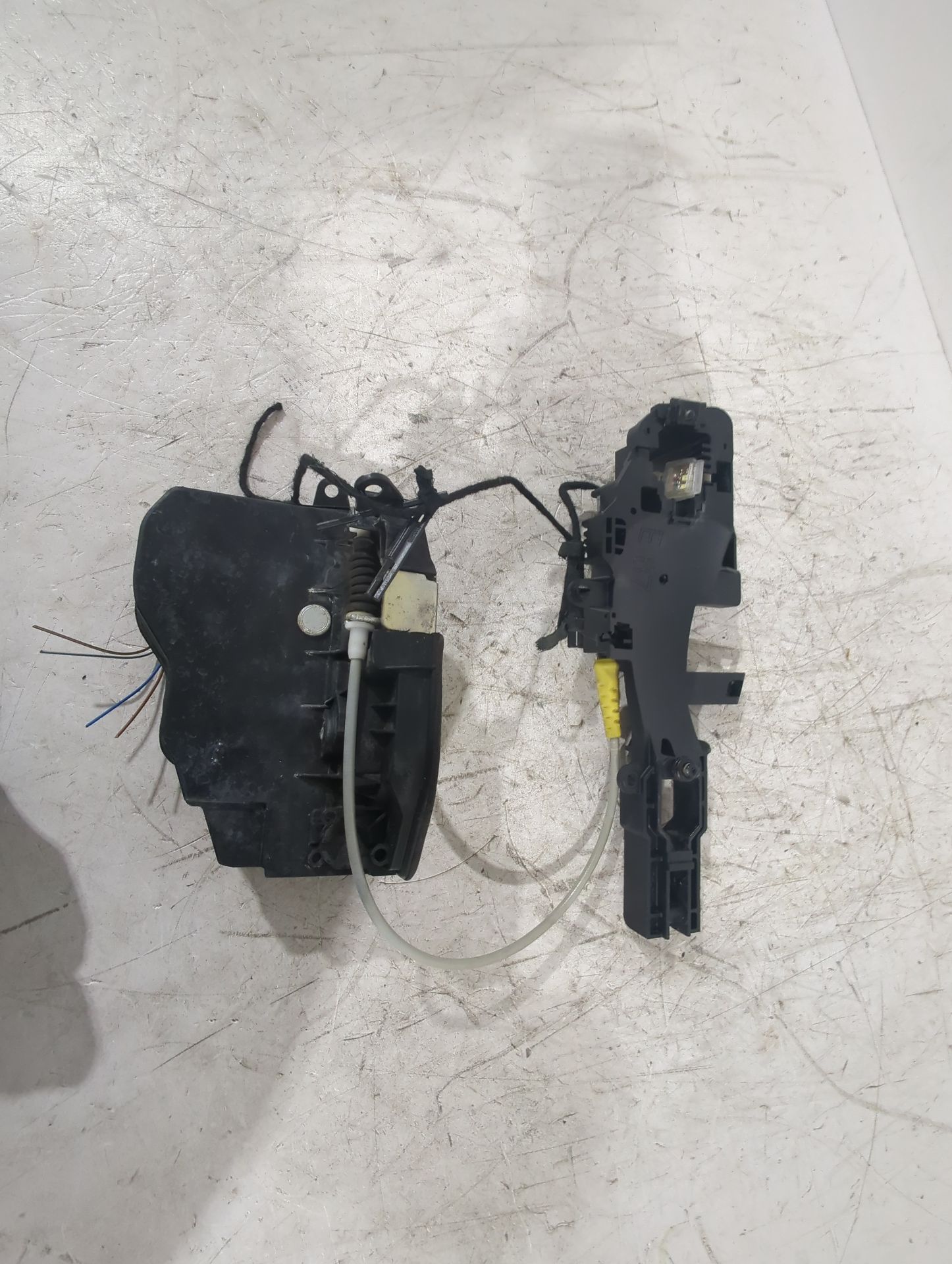 cerradura_puerta_delantera_derecha_51247840617_bmw_1_e87_120_d