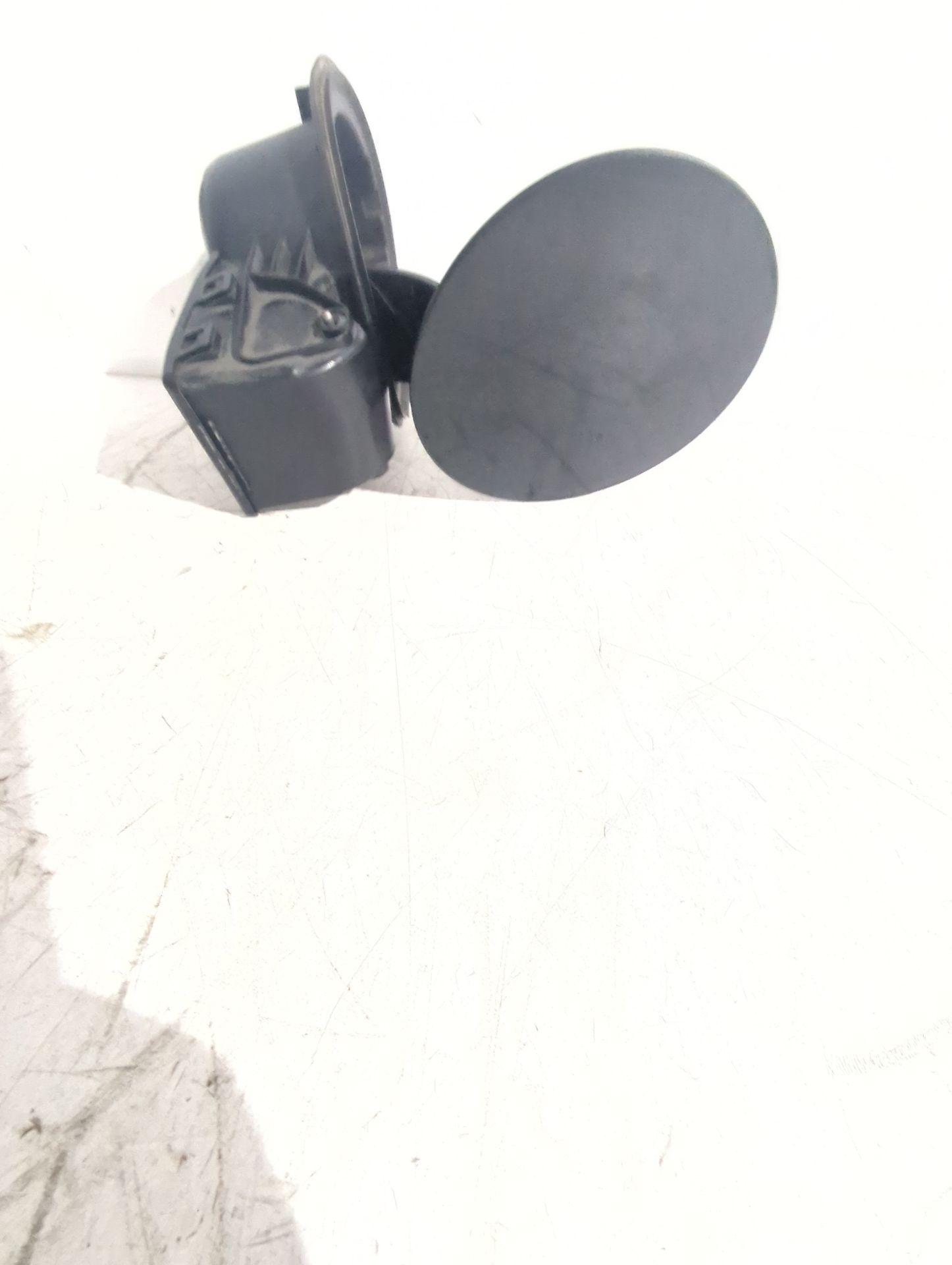 tapa_exterior_combustible_9654052280_citr_n_c4_grand_picasso_i_ua_1_6_hdi