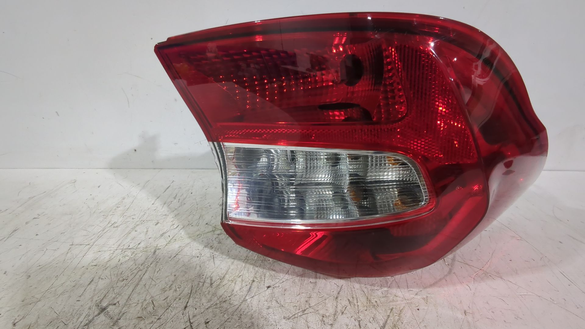 piloto_trasero_izquierdo_2036849_ford_ka_iii_uk_fk_1_2