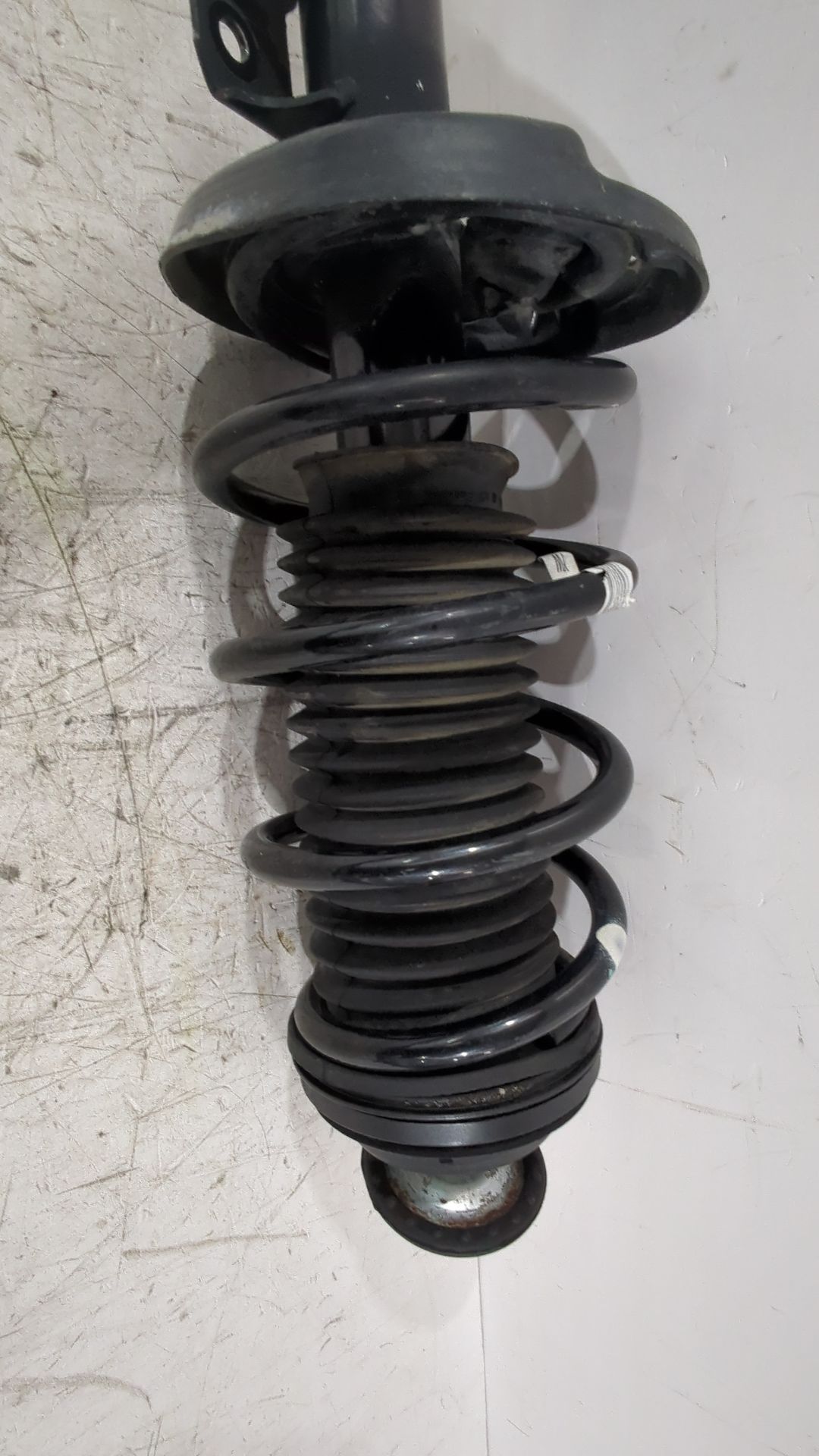 amortiguador_delantero_izquierdo_95527306_opel_corsa_d_s07_1_3_cdti_l08_l68