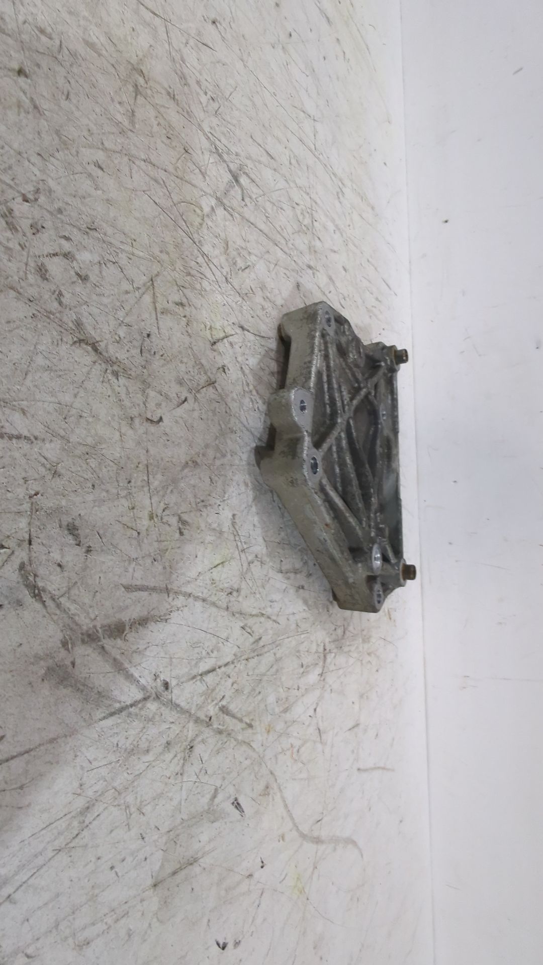 soporte_alternador_55206511_opel_corsa_d_s07_1_3_cdti_l08_l68