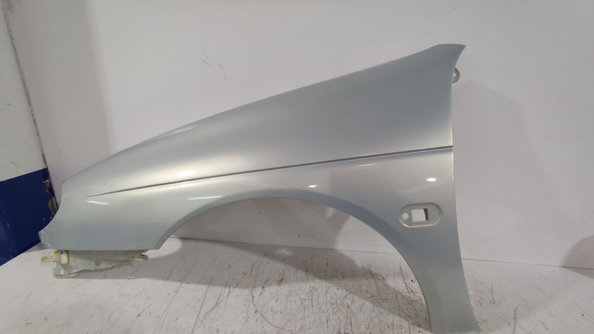 aleta_delantera_izquierda_7751675002_renault_megane_i_classic_la0_1_1_6_16v_la00_la04_la0b_la11_la16_la19_la1j_la1k