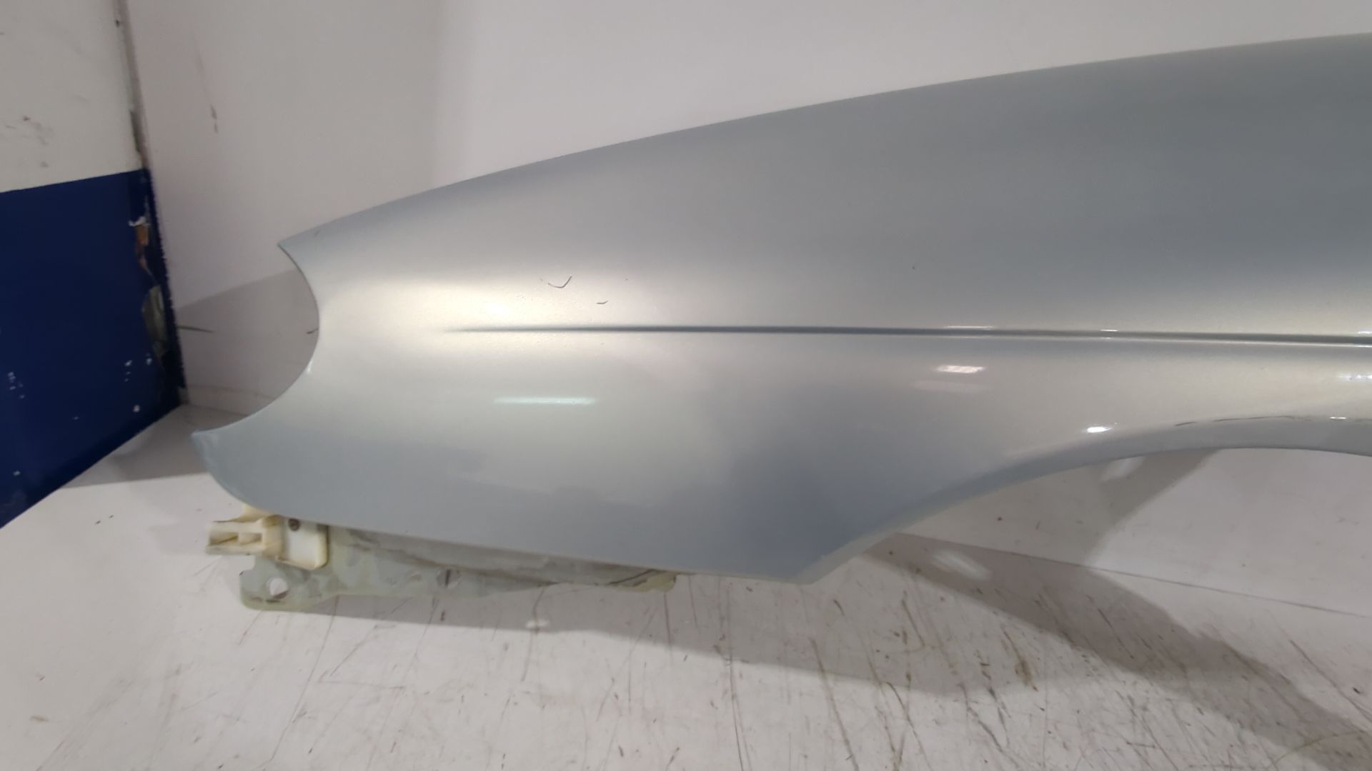 aleta_delantera_izquierda_7751675002_renault_megane_i_classic_la0_1_1_6_16v_la00_la04_la0b_la11_la16_la19_la1j_la1k