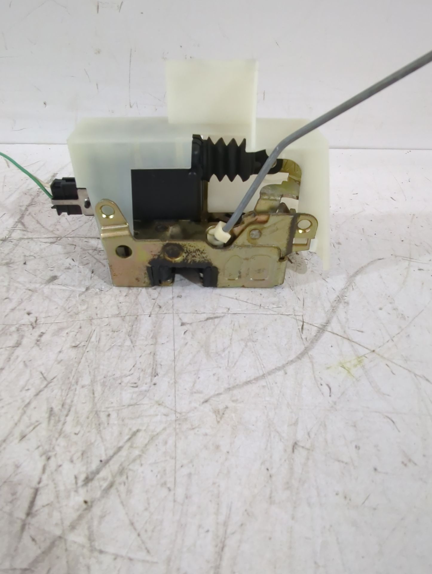 cerradura_puerta_delantera_derecha_7701469181_renault_megane_i_classic_la0_1_1_6_16v_la00_la04_la0b_la11_la16_la19_la1j_la1k