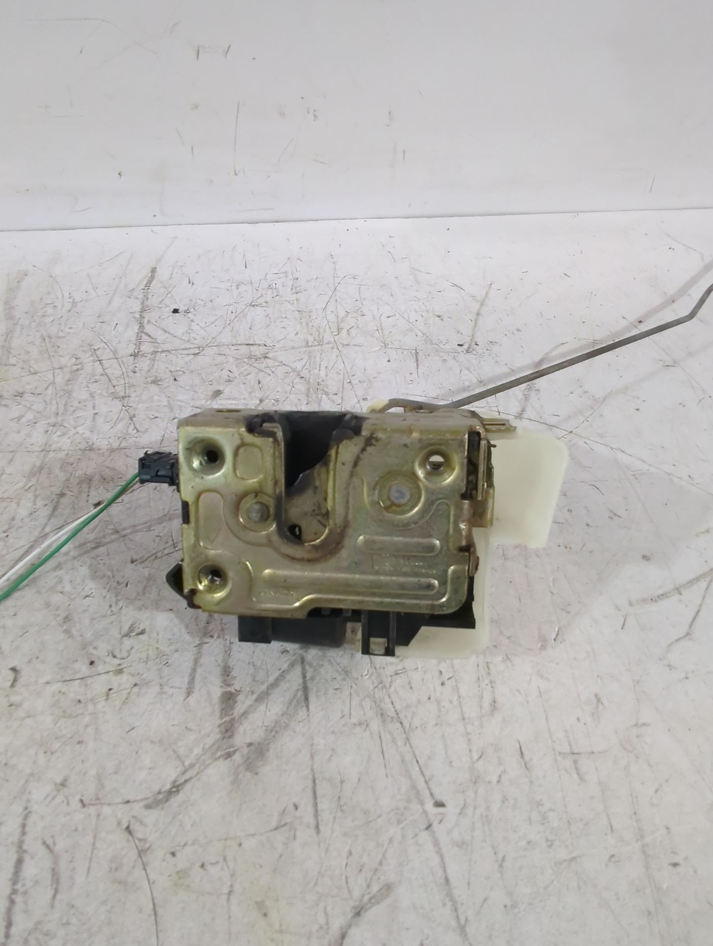 cerradura_puerta_delantera_derecha_7701469181_renault_megane_i_classic_la0_1_1_6_16v_la00_la04_la0b_la11_la16_la19_la1j_la1k