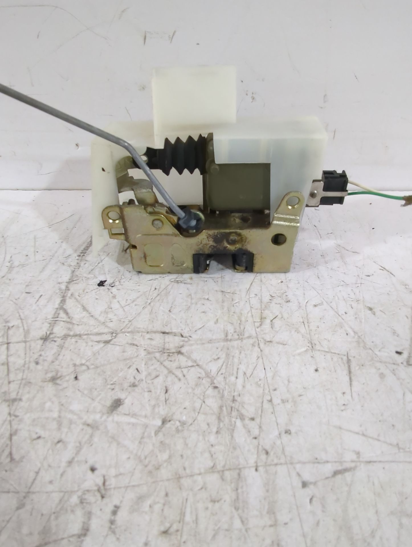 cerradura_puerta_delantera_izquierda_7701469180_renault_megane_i_classic_la0_1_1_6_16v_la00_la04_la0b_la11_la16_la19_la1j_la1k