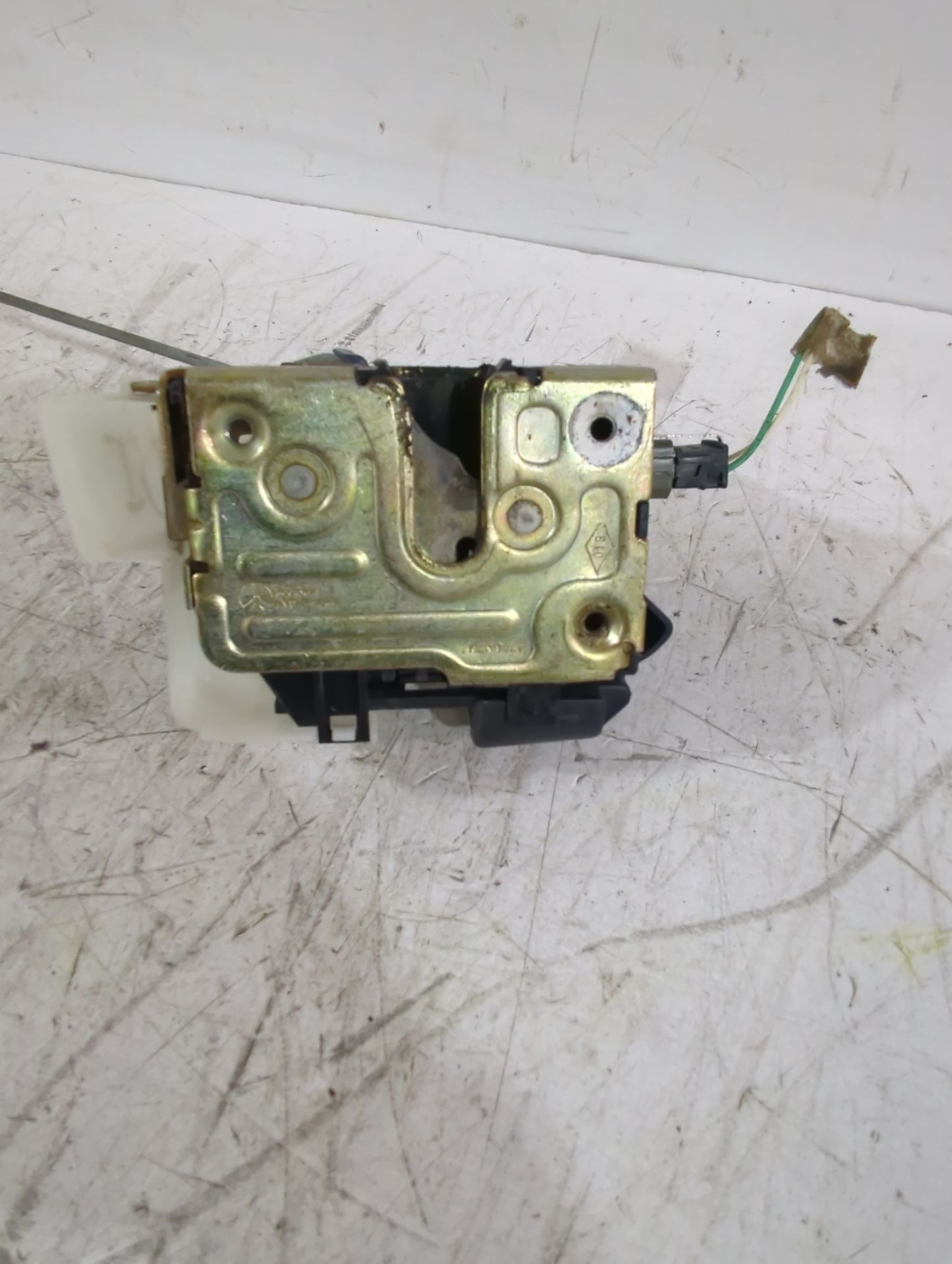 cerradura_puerta_delantera_izquierda_7701469180_renault_megane_i_classic_la0_1_1_6_16v_la00_la04_la0b_la11_la16_la19_la1j_la1k