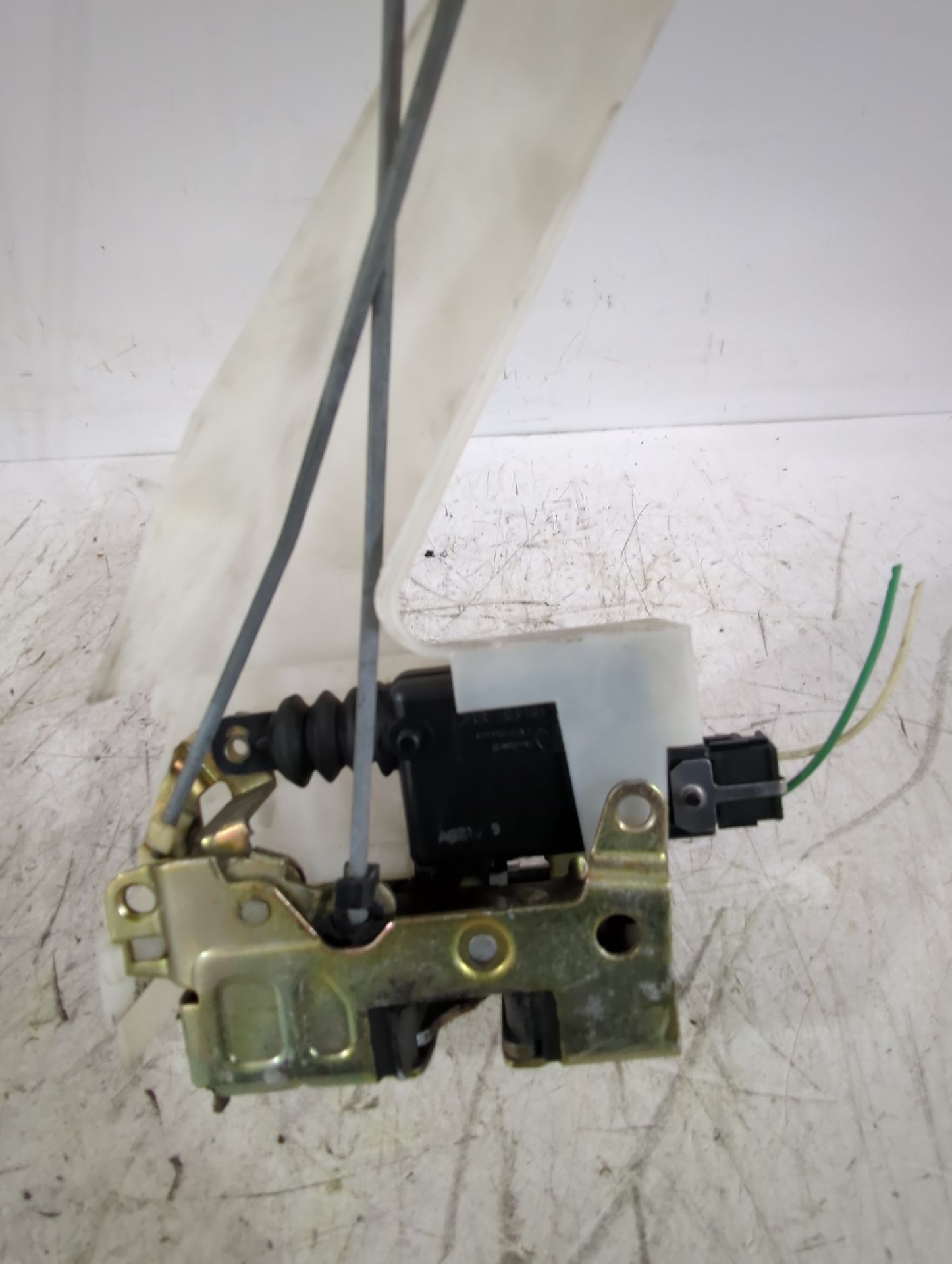 cerradura_puerta_trasera_izquierda_7701469182_renault_megane_i_classic_la0_1_1_6_16v_la00_la04_la0b_la11_la16_la19_la1j_la1k