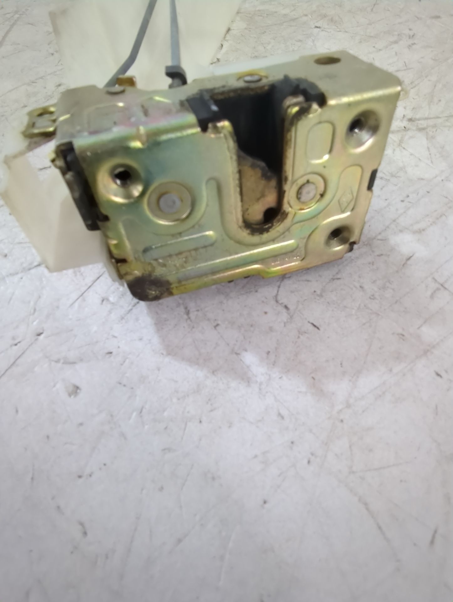 cerradura_puerta_trasera_izquierda_7701469182_renault_megane_i_classic_la0_1_1_6_16v_la00_la04_la0b_la11_la16_la19_la1j_la1k