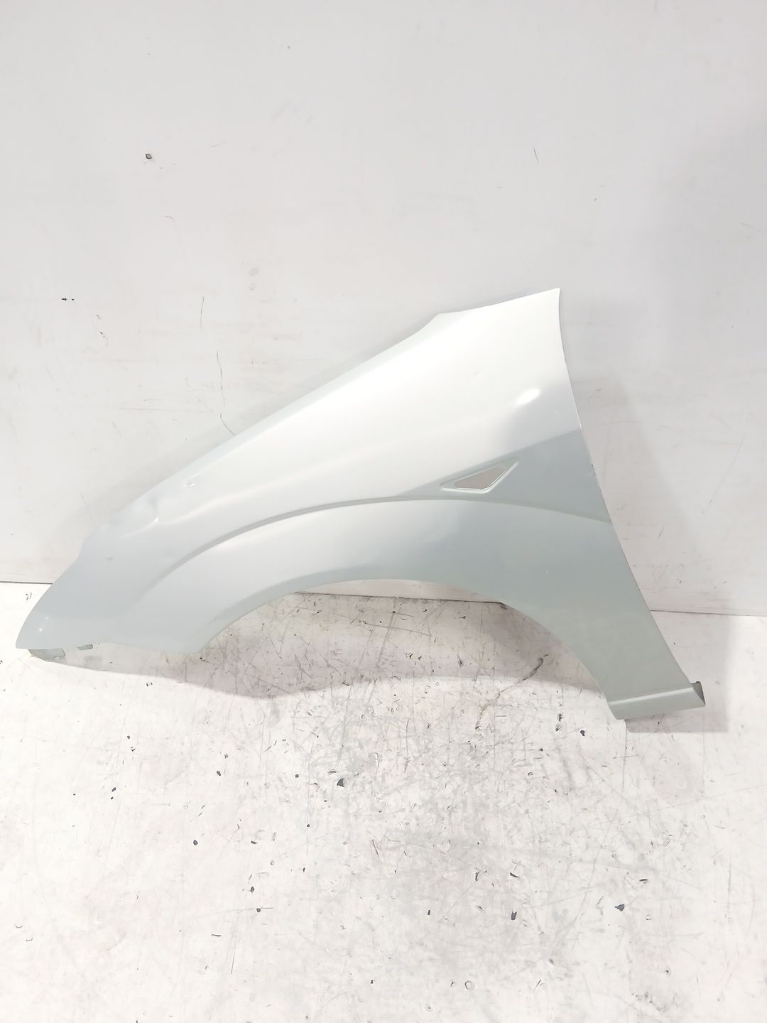 aleta_delantera_izquierda_1147633_ford_focus_i_daw_dbw_1_8_tdci