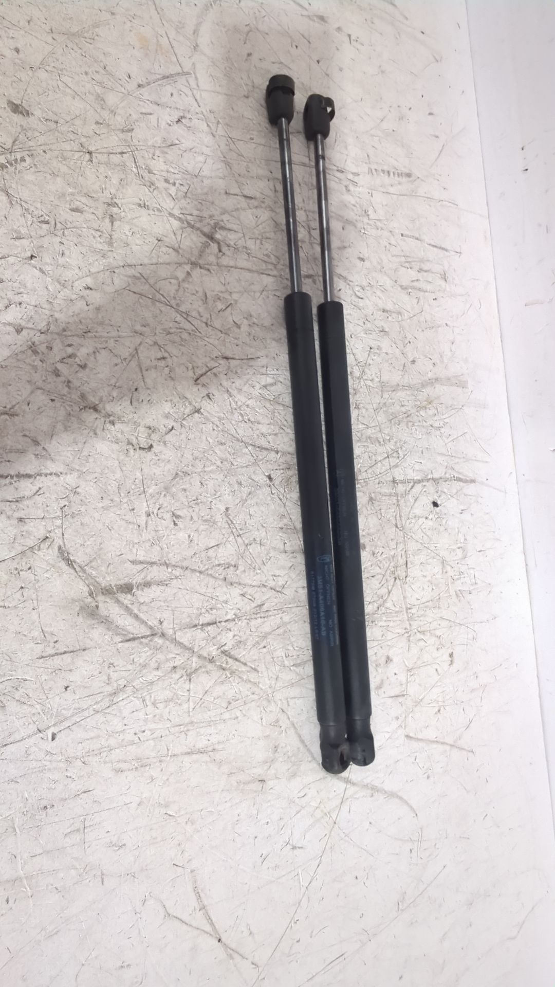 amortiguadores_maletero_porton_1150277_ford_focus_i_daw_dbw_1_8_tdci