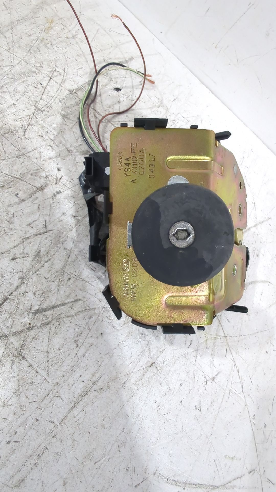 cerradura_maletero_porton_43102c7g0a_ford_focus_i_daw_dbw_1_8_tdci