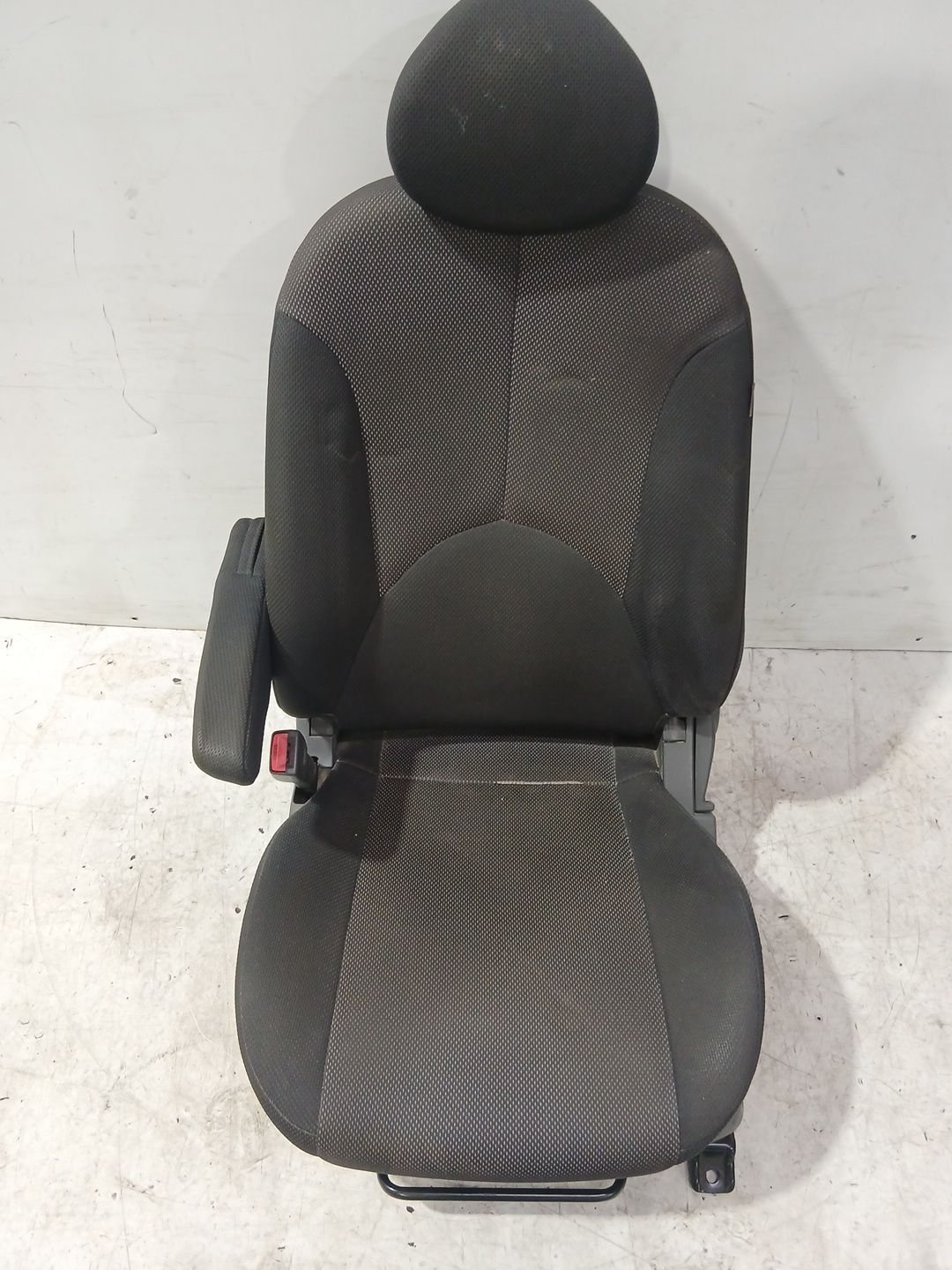 asiento_delantero_izquierdo_884011w030bgb_kia_rio_ii_jb_1_5_crdi
