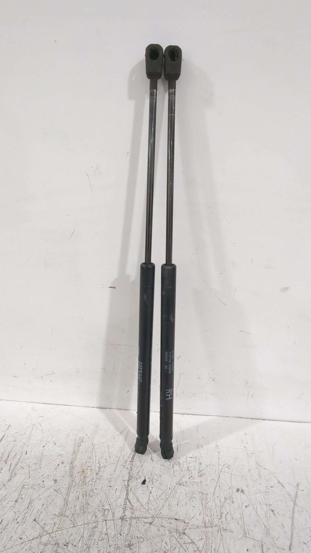 amortiguadores_maletero_porton_817801g000_kia_rio_ii_jb_1_5_crdi