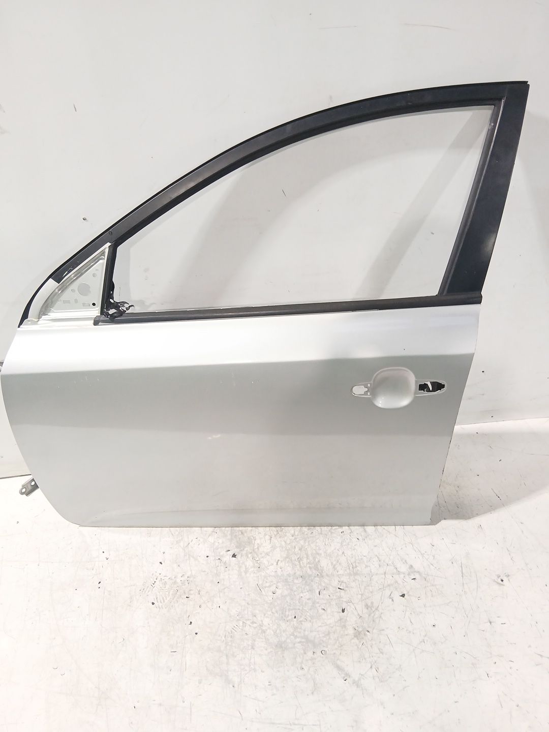 puerta_delantera_izquierda_760031h000_kia_cee_d_hatchback_ed_1_6_crdi_90