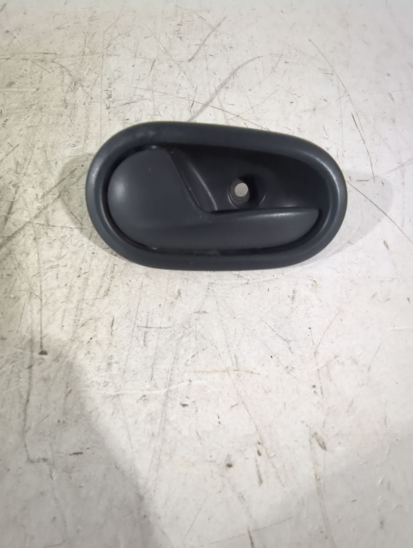 maneta_interior_delantera_izquierda_806717698r_dacia_sandero_ii_b8_1_5_dci