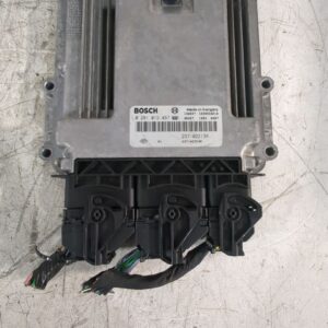 centralita_motor_uce_237102213r_dacia_sandero_ii_b8_1_5_dci