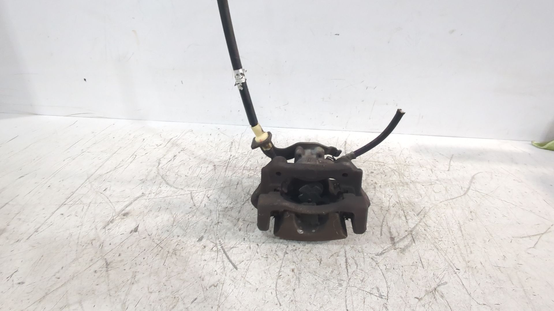 pinza_de_freno_trasera_izquierda_0204y01988_toyota_auris_e15_1_6_zre151