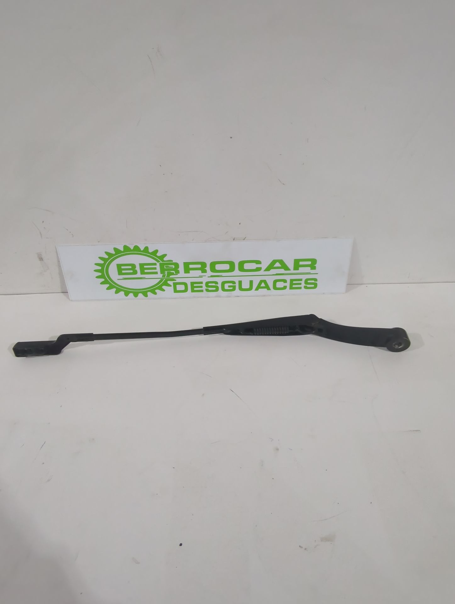 brazo_limpia_delantero_izquierdo_983112l000_hyundai_i30_fd_1_6_crdi
