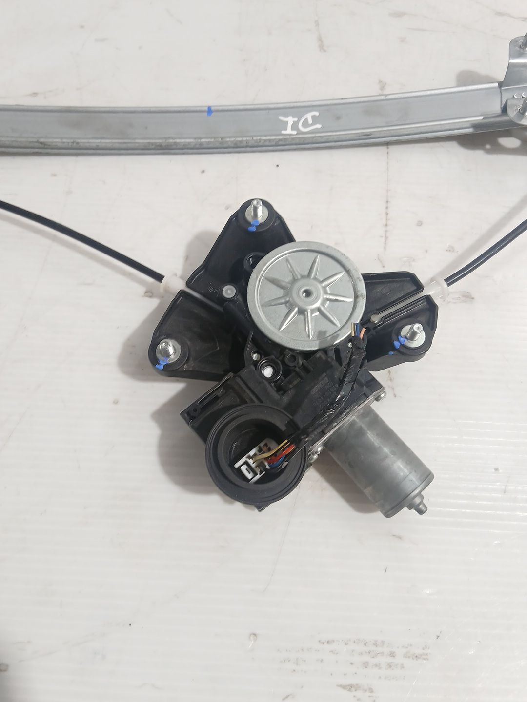 elevalunas_delantero_izquierdo_69820k0010_toyota_yaris_p21_pa1_ph1_1_5_hybrid_mxph11