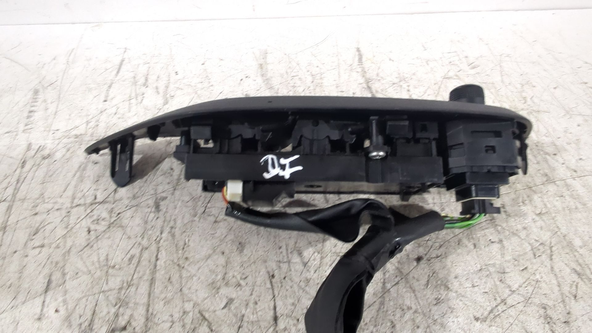 mando_elevalunas_delantero_izquierdo_840400d020_toyota_yaris_p21_pa1_ph1_1_5_hybrid_mxph11