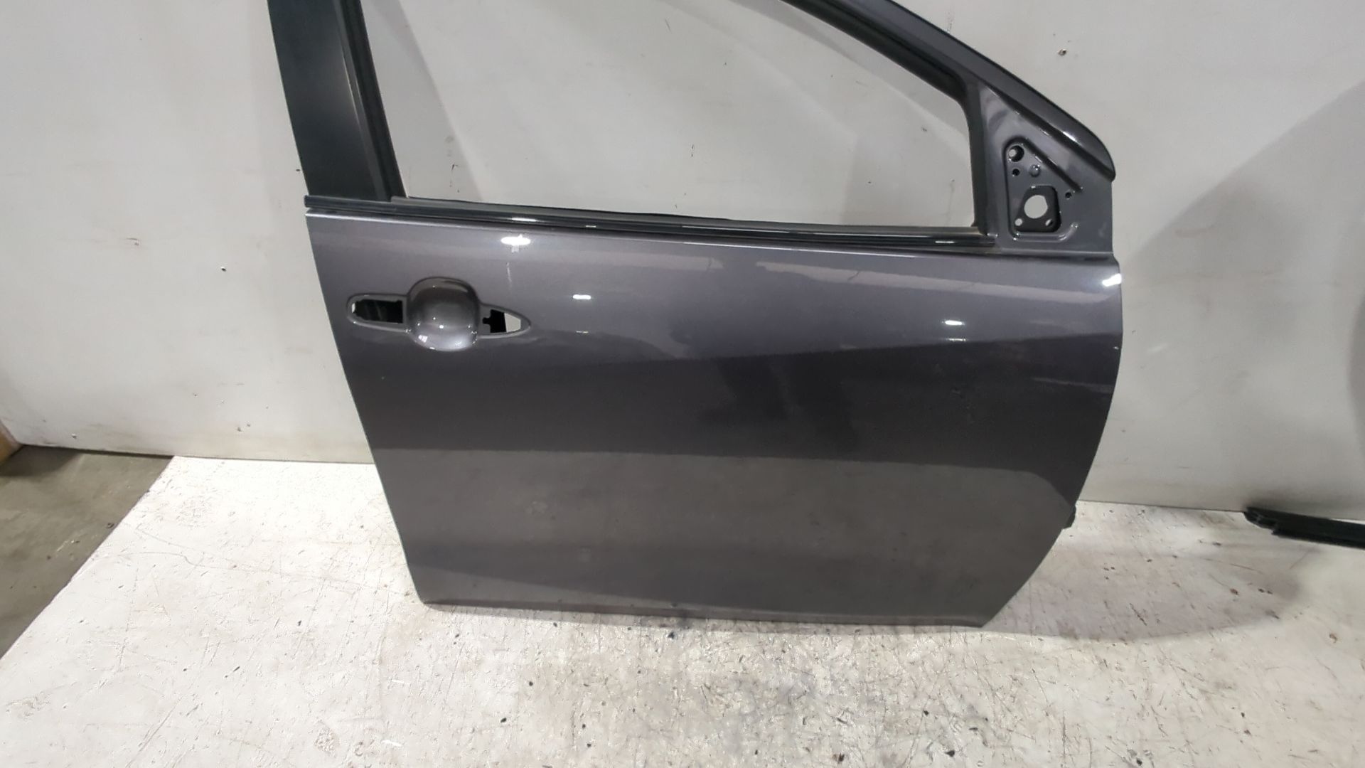 puerta_delantera_derecha_67001k0020_toyota_yaris_p21_pa1_ph1_1_5_hybrid_mxph11