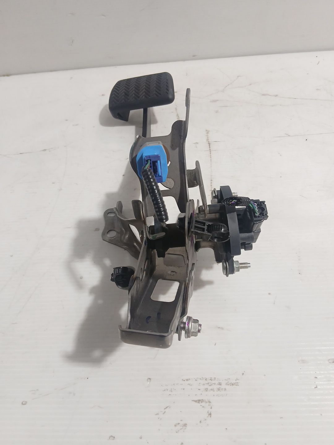 pedal_freno_47110k0030_toyota_yaris_p21_pa1_ph1_1_5_hybrid_mxph11