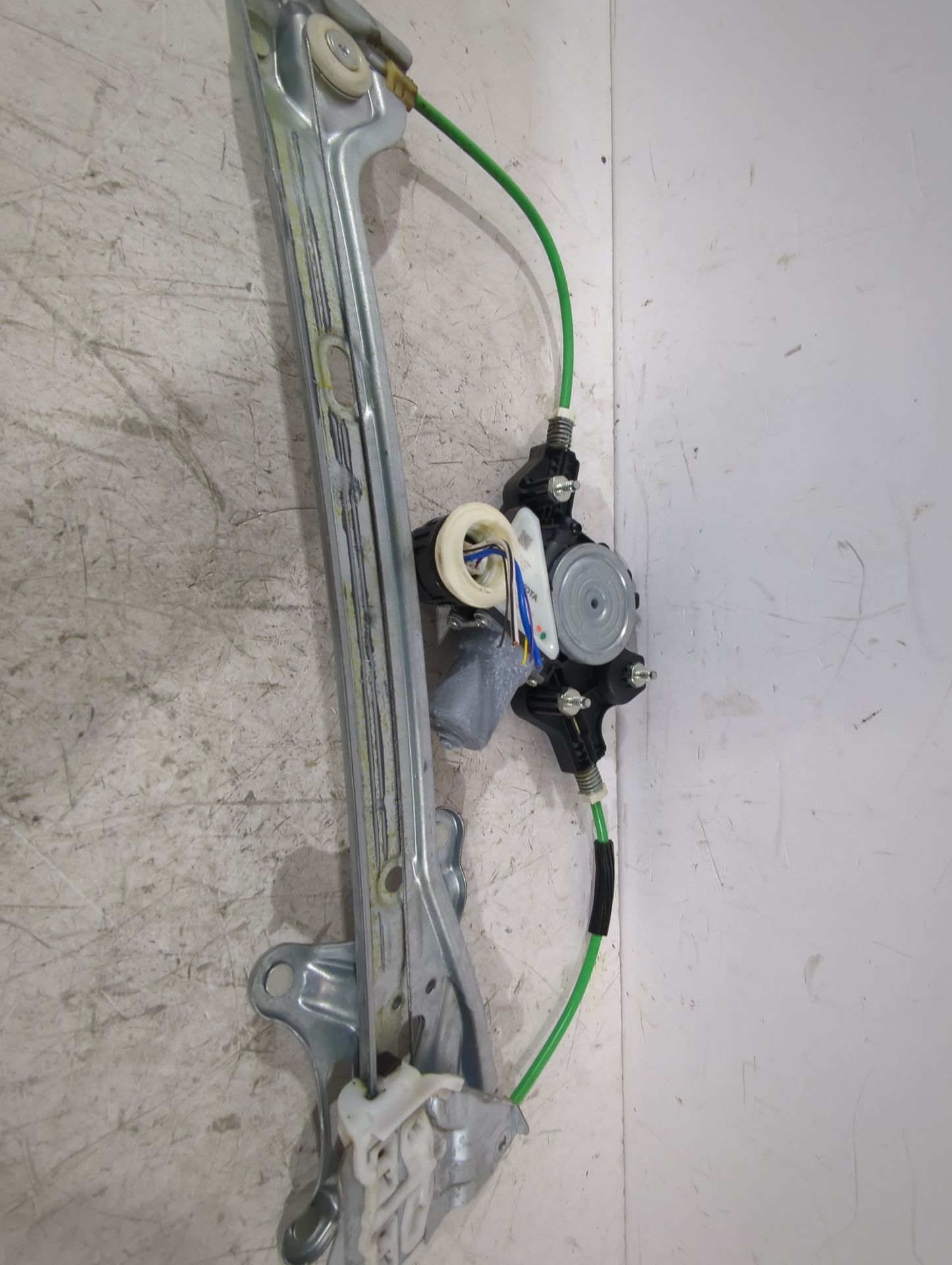 elevalunas_delantero_izquierdo_6980212273_toyota_corolla_hatchback_e21_ea1_eh1_1_8_vvti_hybrid_zwe219