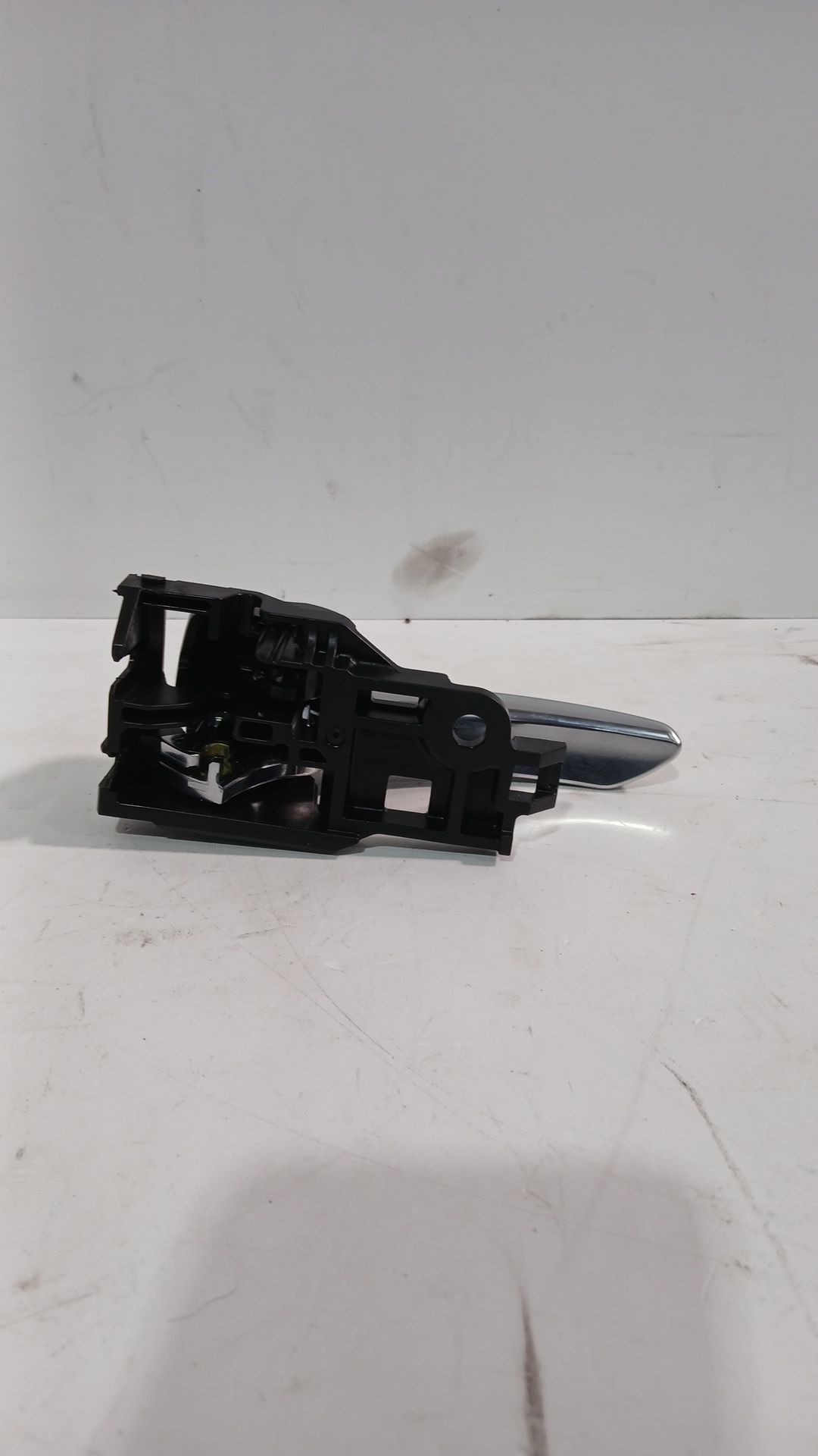 maneta_interior_delantera_derecha_6920502350b1_toyota_corolla_hatchback_e21_ea1_eh1_1_8_vvti_hybrid_zwe219