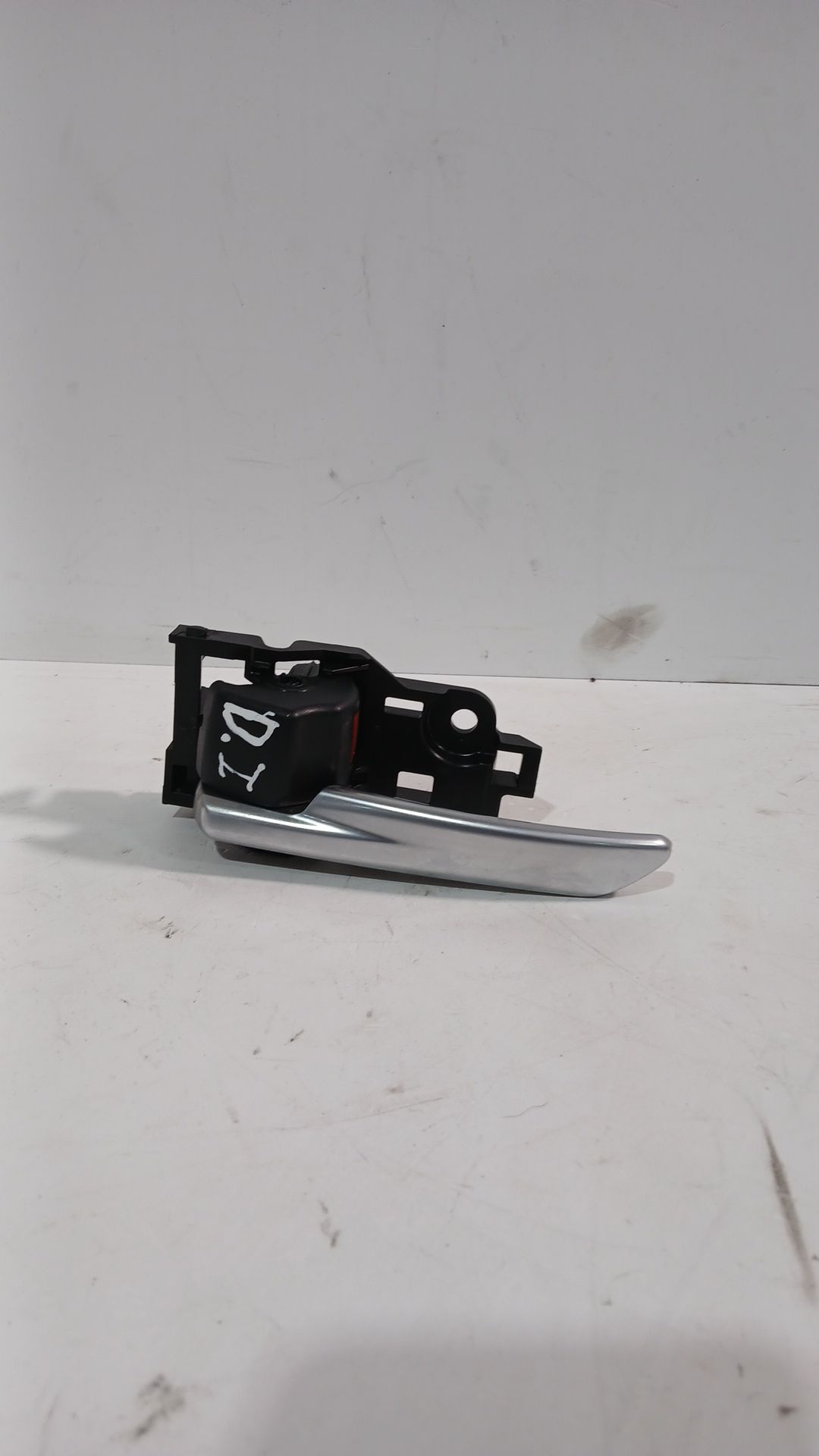 maneta_interior_delantera_izquierda_6920602360b1_toyota_corolla_hatchback_e21_ea1_eh1_1_8_vvti_hybrid_zwe219